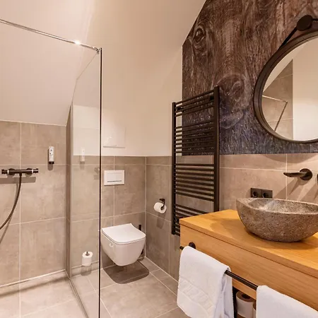 By Alps Apartment